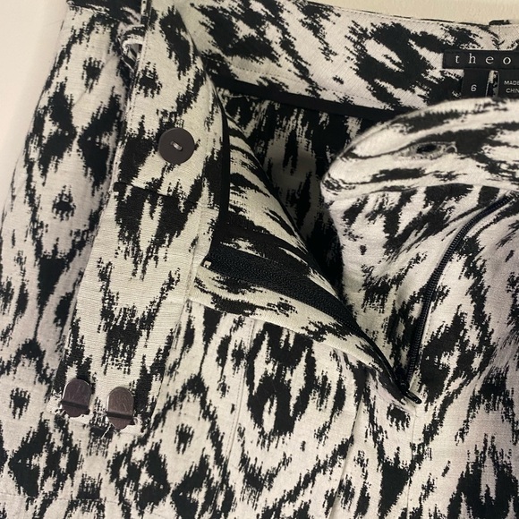 Theory Black and White Dress Shorts With Skirt Front Size 6 Preppy Classic - Picture 6 of 13